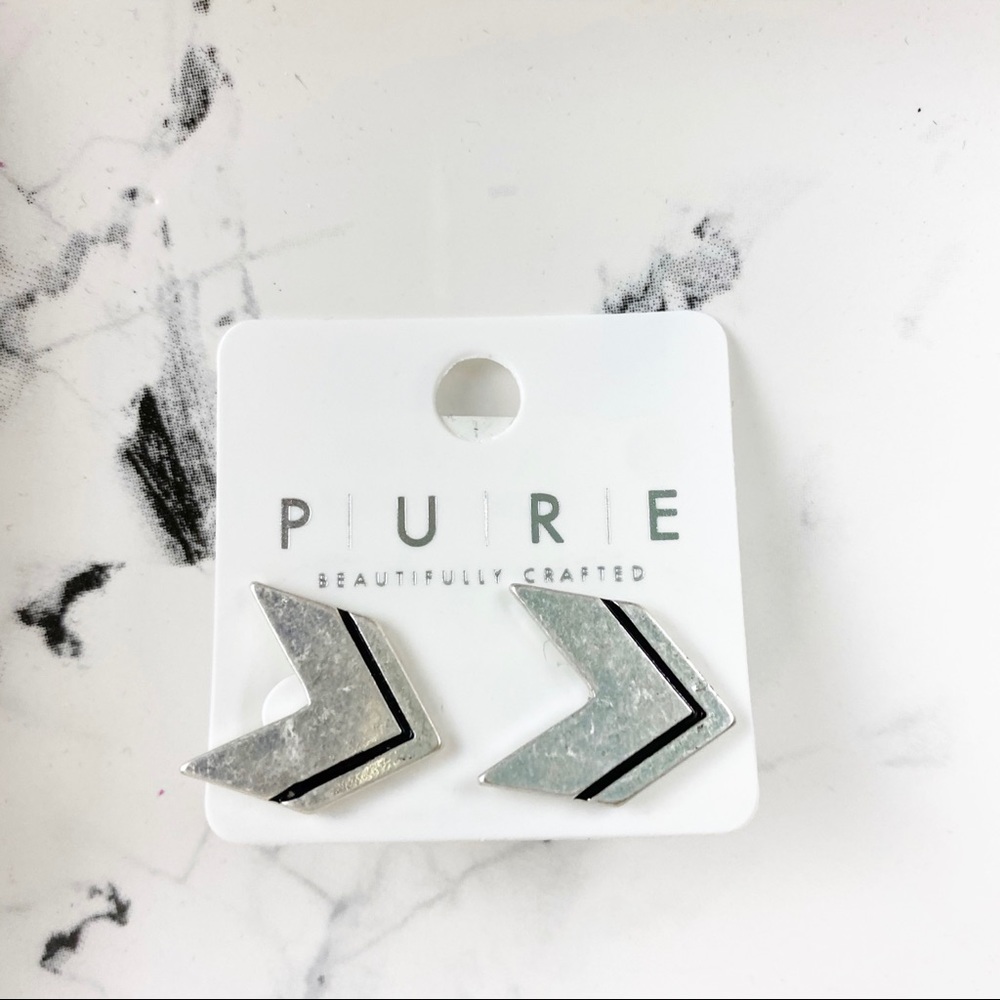 💕 Silver Arrow Earrings Chevron Post Earrings